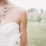 Complementos para tu boda según el vestido